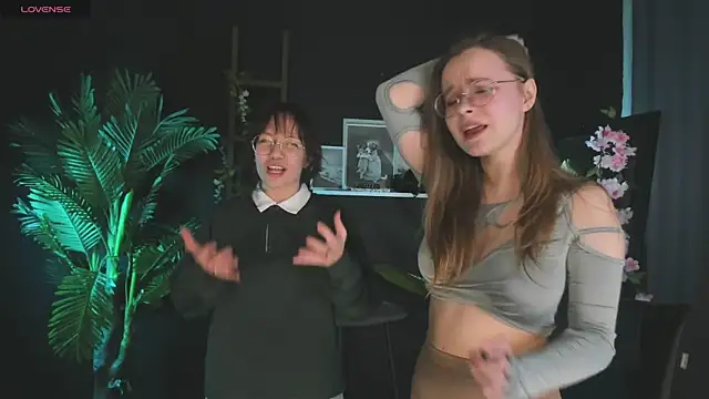 Snapshot of CassieCool chatting on 01.29.25 CassieCool online show from 01.29.25