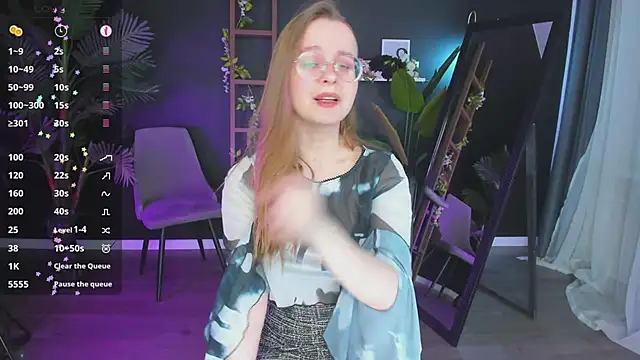 Snapshot of CassieCool chatting on 02.25.25 CassieCool online show from 02.25.25
