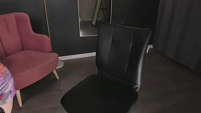 Snapshot of CassieCool chatting on 09.12.25 CassieCool online show from 09.12.25