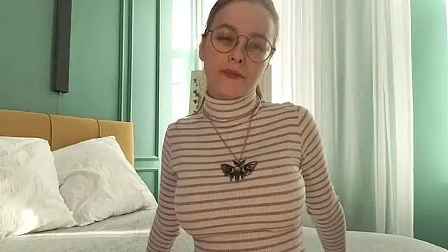 Snapshot of CassieCool chatting on 10.18.25 CassieCool online show from 10.18.25