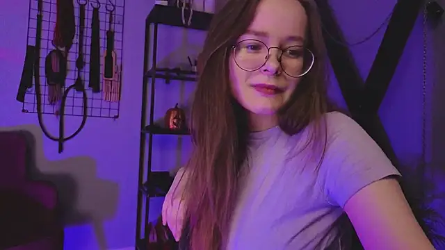 Snapshot of CassieCool chatting on 10.19.25 CassieCool online show from 10.19.25