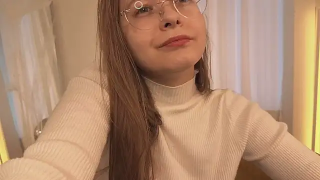 Snapshot of CassieCool chatting on 11.02.25 CassieCool online show from 11.02.25