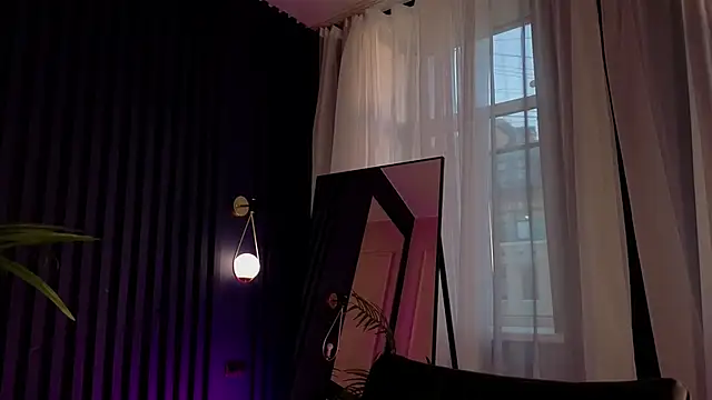 Snapshot of CassieCool chatting on 11.22.25 CassieCool online show from 11.22.25