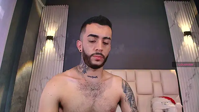 Snapshot of Marcelo_ruiz_ chatting on 12.01.25 Marcelo ruiz online show from 12.01.25