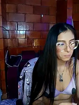 Snapshot of Raven__purple chatting on 02.13.25 Raven purple online show from 02.13.25