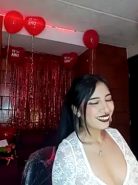 Snapshot of Raven__purple chatting on 02.14.25 Raven purple online show from 02.14.25