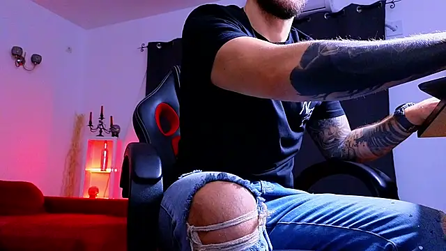 MightyAaron66 online show from 10.15.25