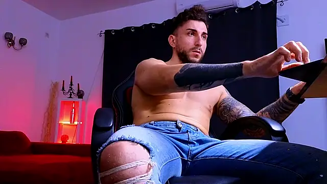 MightyAaron66 online show from 11.11.25