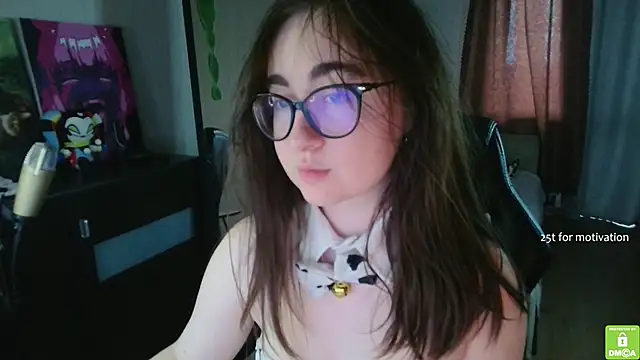 Snapshot of el_sweety chatting on 09.22.25 el sweety online show from 09.22.25