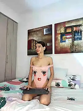 Snapshot of cuteluci_ chatting on 12.18.24 cuteluci online show from 12.18.24