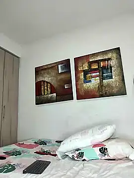 Snapshot of cuteluci_ chatting on 01.02.25 cuteluci online show from 01.02.25