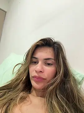 Snapshot of cuteluci_ chatting on 01.28.25 cuteluci online show from 01.28.25