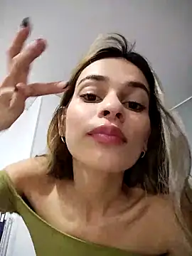 Snapshot of cuteluci_ chatting on 03.07.25 cuteluci online show from 03.07.25