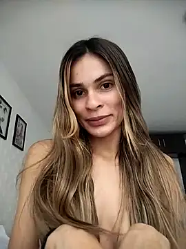 Snapshot of cuteluci_ chatting on 03.17.25 cuteluci online show from 03.17.25