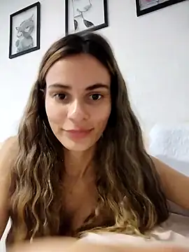 Snapshot of cuteluci_ chatting on 03.19.25 cuteluci online show from 03.19.25