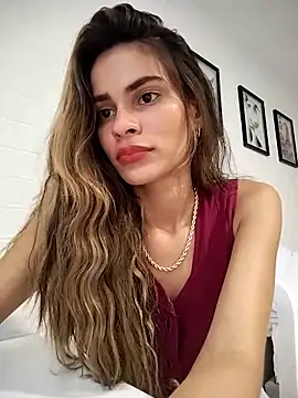 Snapshot of cuteluci_ chatting on 03.20.25 cuteluci online show from 03.20.25
