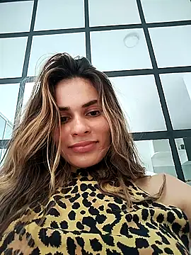 Snapshot of cuteluci_ chatting on 03.21.25 cuteluci online show from 03.21.25