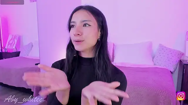 AbyWhitee online show from 02.04.25