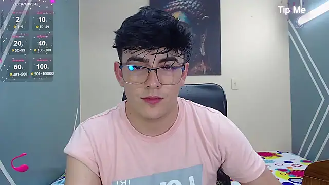 Snapshot of nolan_twink1 chatting on 12.05.24 nolan twink1 online show from 12.05.24