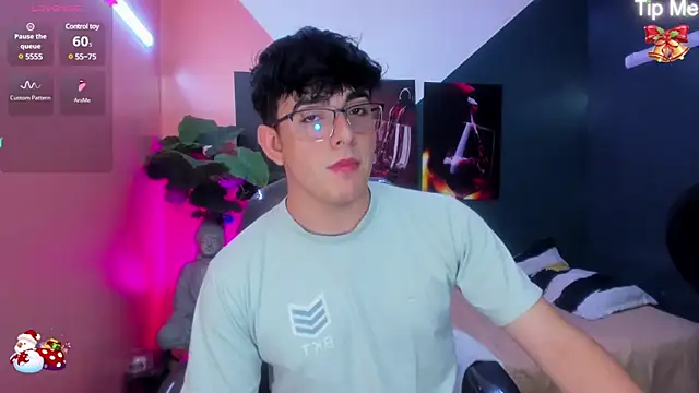 Snapshot of nolan_twink1 chatting on 12.14.24 nolan twink1 online show from 12.14.24