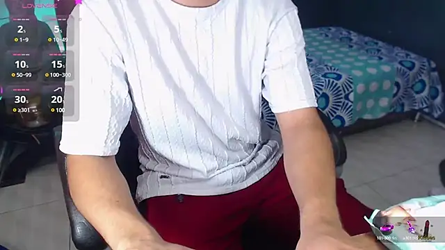 Snapshot of nolan_twink1 chatting on 02.05.25 nolan twink1 online show from 02.05.25