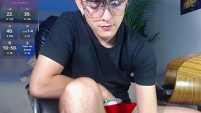 Snapshot of nolan_twink1 chatting on 09.21.25 nolan twink1 online show from 09.21.25