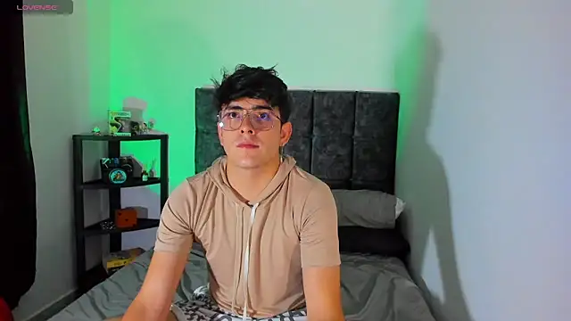 Snapshot of nolan_twink1 chatting on 10.01.25 nolan twink1 online show from 10.01.25