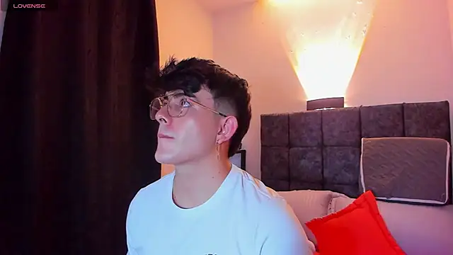 Snapshot of nolan_twink1 chatting on 10.08.25 nolan twink1 online show from 10.08.25