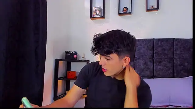 Snapshot of nolan_twink1 chatting on 10.16.25 nolan twink1 online show from 10.16.25