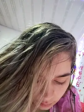 LaurenWelly  online show from 02.21.25