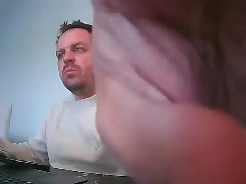 Snapshot of ciru2023 chatting on 10.28.25 ciru2023 online show from 10.28.25