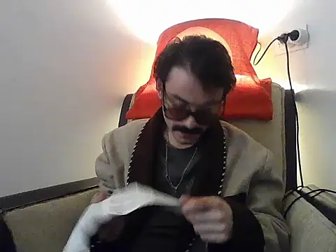 Snapshot of kallaviz chatting on 04.04.26 kallaviz online show from 04.04.26