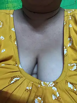 Snapshot of Rinki_Guptaa chatting on 03.03.25 Rinki Guptaa online show from 03.03.25