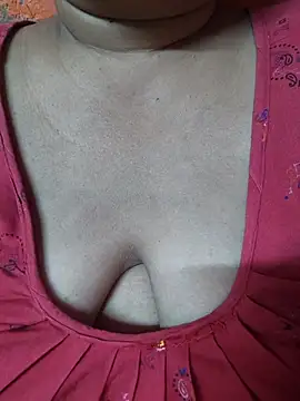 Snapshot of Rinki_Guptaa chatting on 03.07.25 Rinki Guptaa online show from 03.07.25