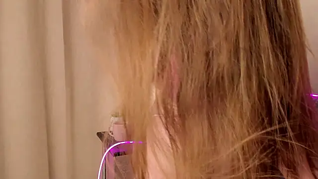 Snapshot of EdithHaskell chatting on 01.05.25 EdithHaskell online show from 01.05.25