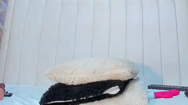 Paula-Brown1 online show from 02.14.25