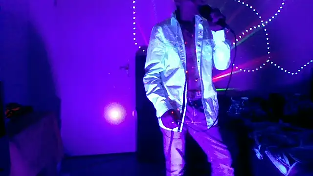 Snapshot of brunoguunot chatting on 12.20.25 brunoguunot online show from 12.20.25