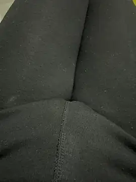 Snapshot of homidor chatting on 12.15.24 homidor online show from 12.15.24