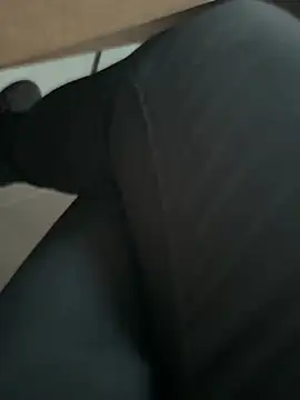 Snapshot of homidor chatting on 12.18.24 homidor online show from 12.18.24