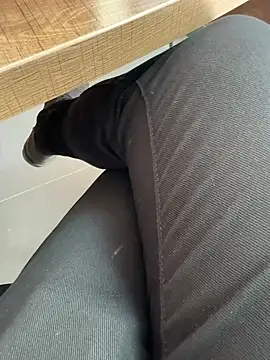 Snapshot of homidor chatting on 01.16.25 homidor online show from 01.16.25