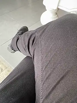 Snapshot of homidor chatting on 01.24.25 homidor online show from 01.24.25