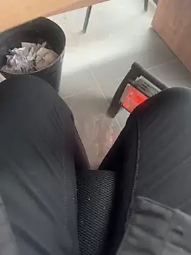 Snapshot of homidor chatting on 02.13.25 homidor online show from 02.13.25