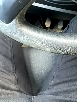 Snapshot of homidor chatting on 11.01.25 homidor online show from 11.01.25