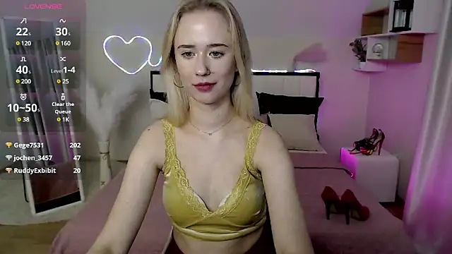 Snapshot of SashaBrooks chatting on 01.23.25 SashaBrooks online show from 01.23.25