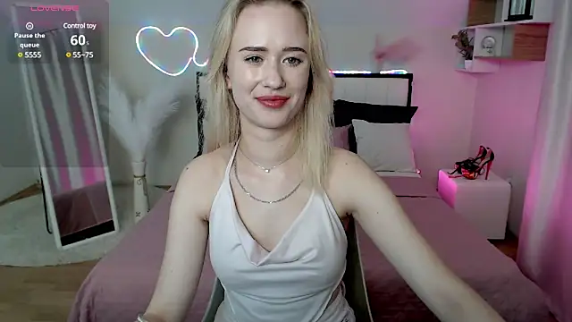 Snapshot of SashaBrooks chatting on 01.27.25 SashaBrooks online show from 01.27.25