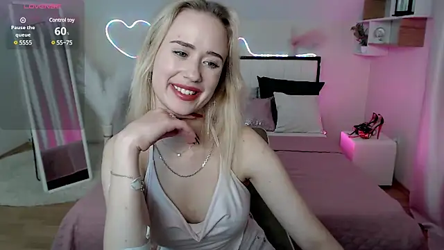 Snapshot of SashaBrooks chatting on 01.27.25 SashaBrooks online show from 01.27.25