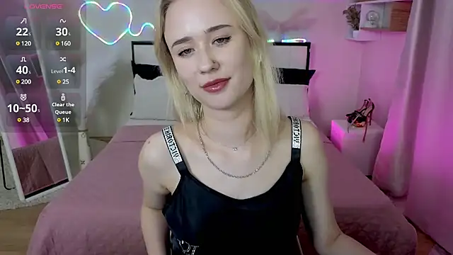 Snapshot of SashaBrooks chatting on 02.06.25 SashaBrooks online show from 02.06.25