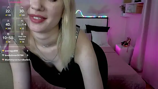 Snapshot of SashaBrooks chatting on 02.07.25 SashaBrooks online show from 02.07.25