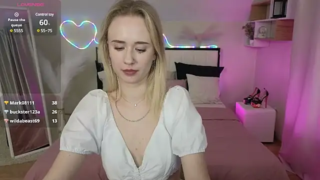 Snapshot of SashaBrooks chatting on 02.10.25 SashaBrooks online show from 02.10.25