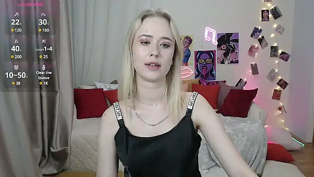 Snapshot of SashaBrooks chatting on 02.23.25 SashaBrooks online show from 02.23.25